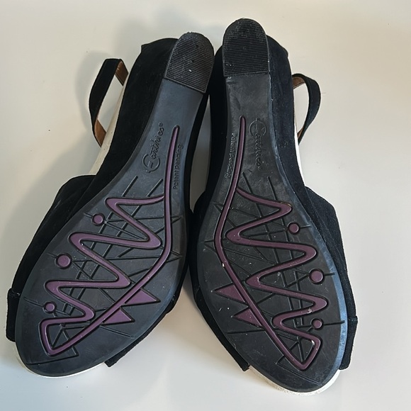 Earthies Black Heeled Sandals - Picture 5 of 5